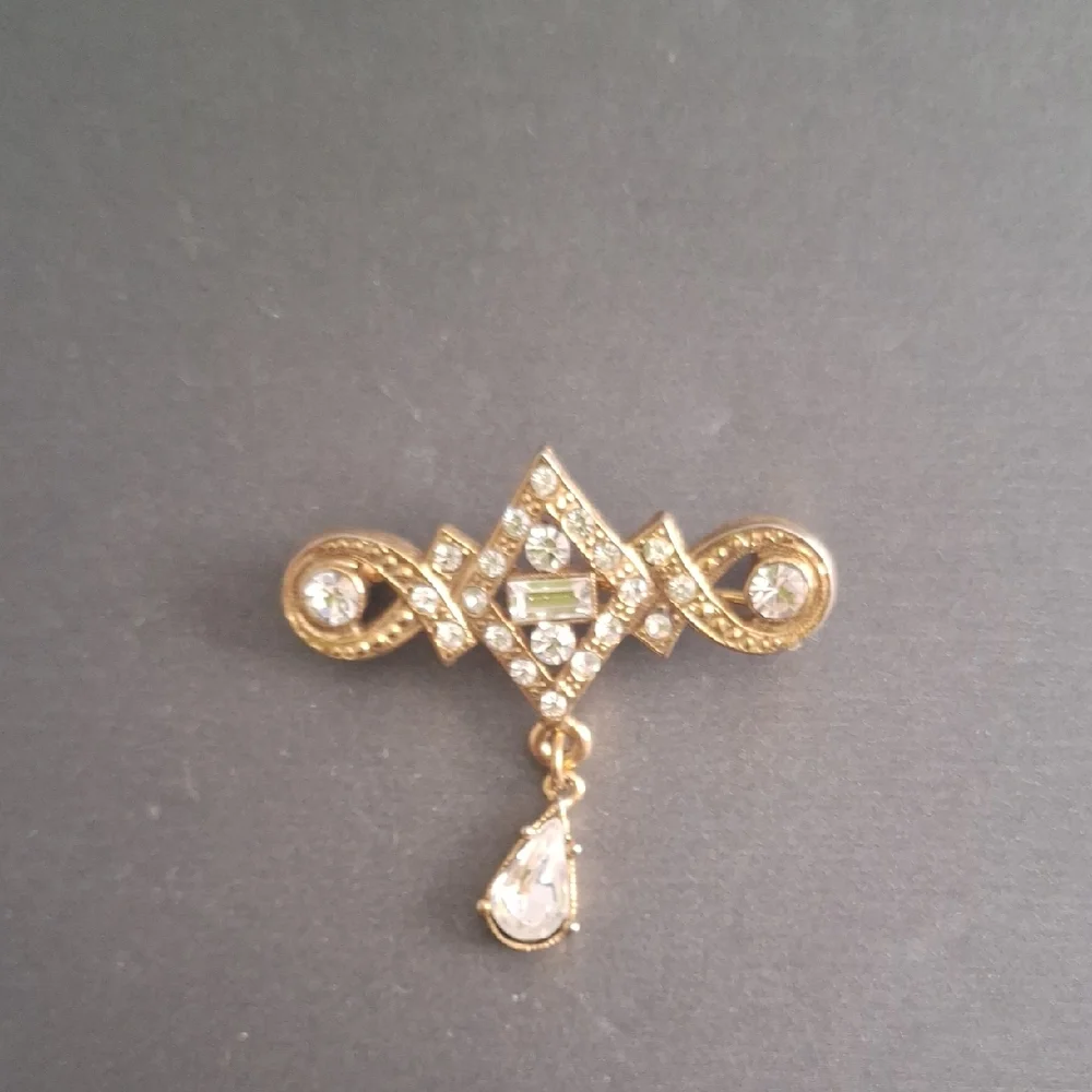 Elegant Gold and Silver Brooch - Picture 1 of 3